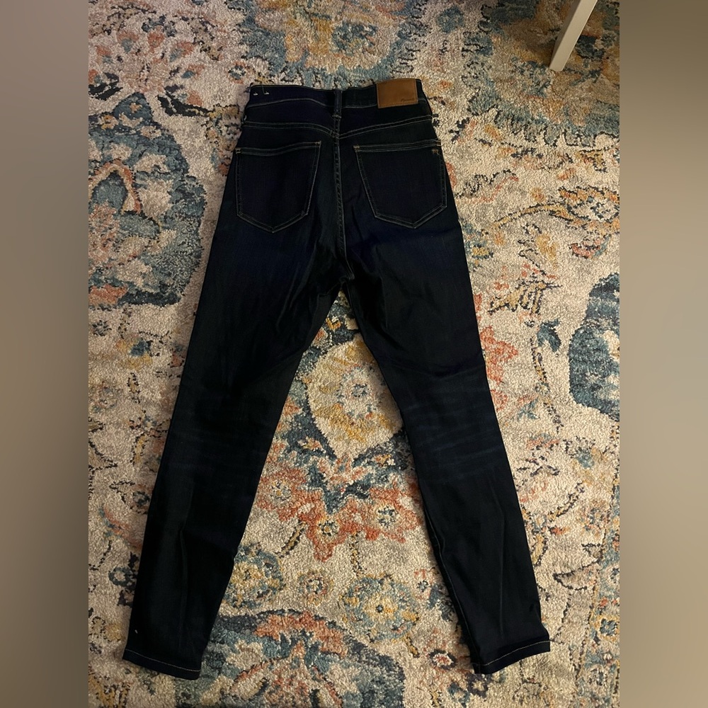 Madewell high rise skinny jeans. Dark jean color. Stretchy in jean material.